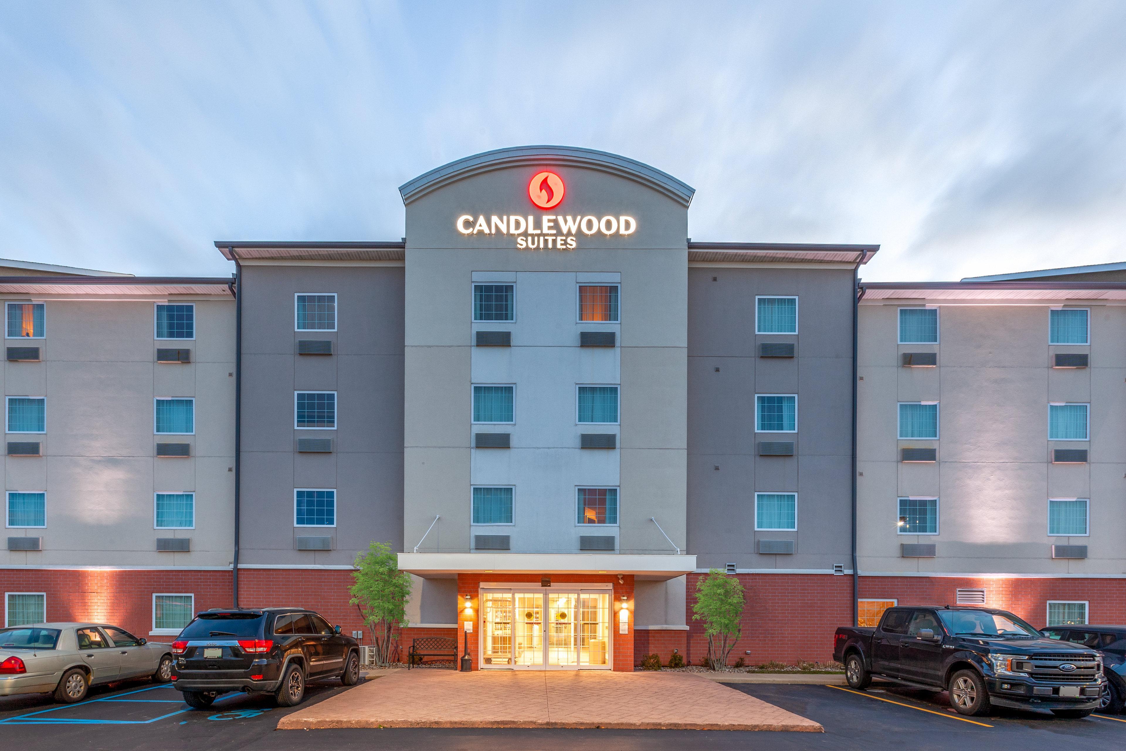 แคนเดิ้ลวูด สวีท แคละมะซู Hotel คาลาเมซู ภายนอก รูปภาพ